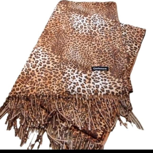 Cashmere Leopard Print Pashmina NWOT - Picture 3 of 5